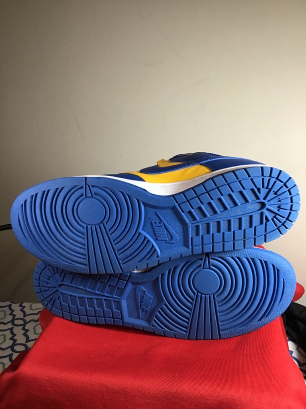 🔥❤️Nike’s UCLA, men’s size 11.5, great condition, see photos 🔥🔥 - Picture 4 of 5
